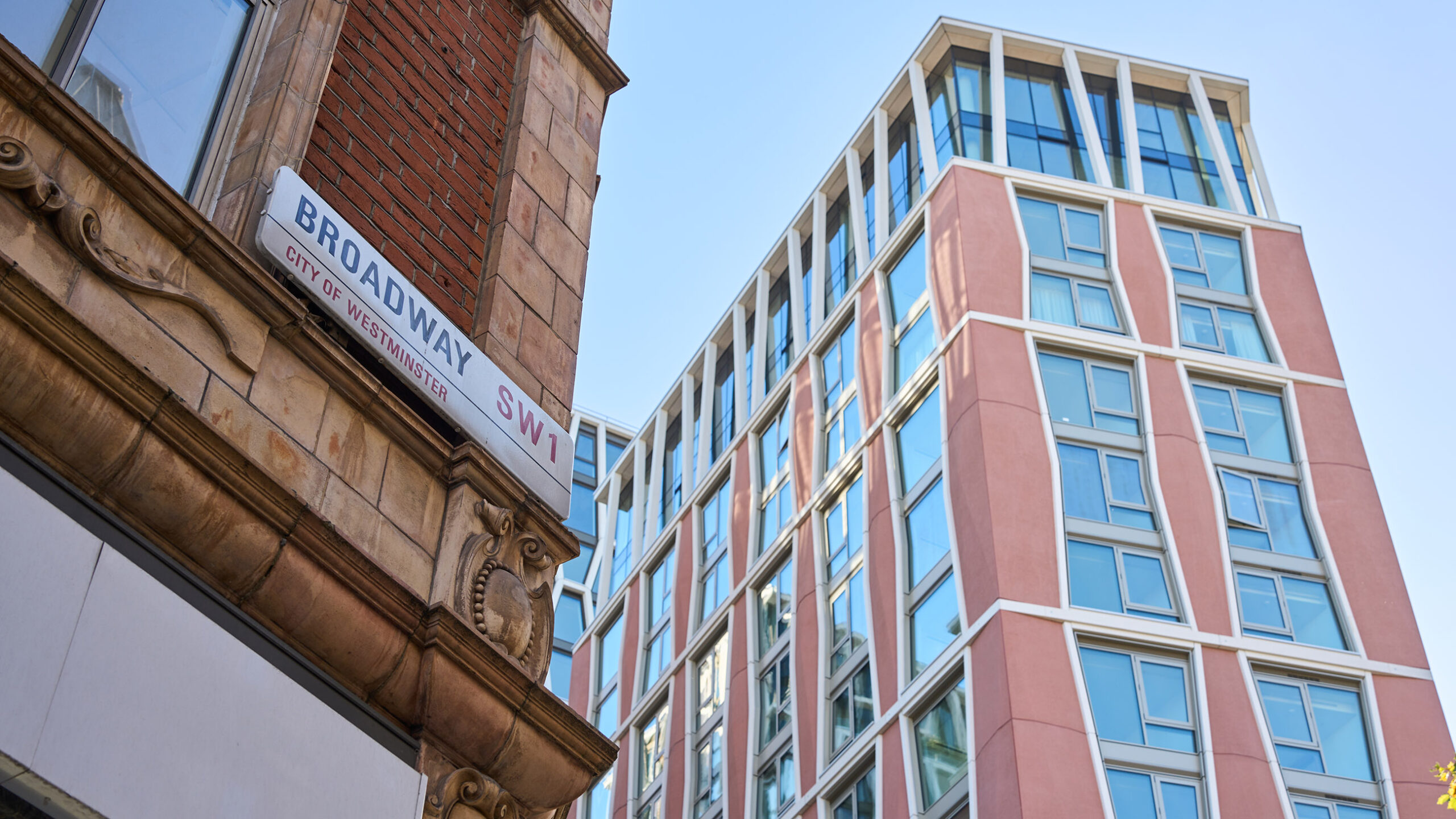 LEMA The Broadway Estreni