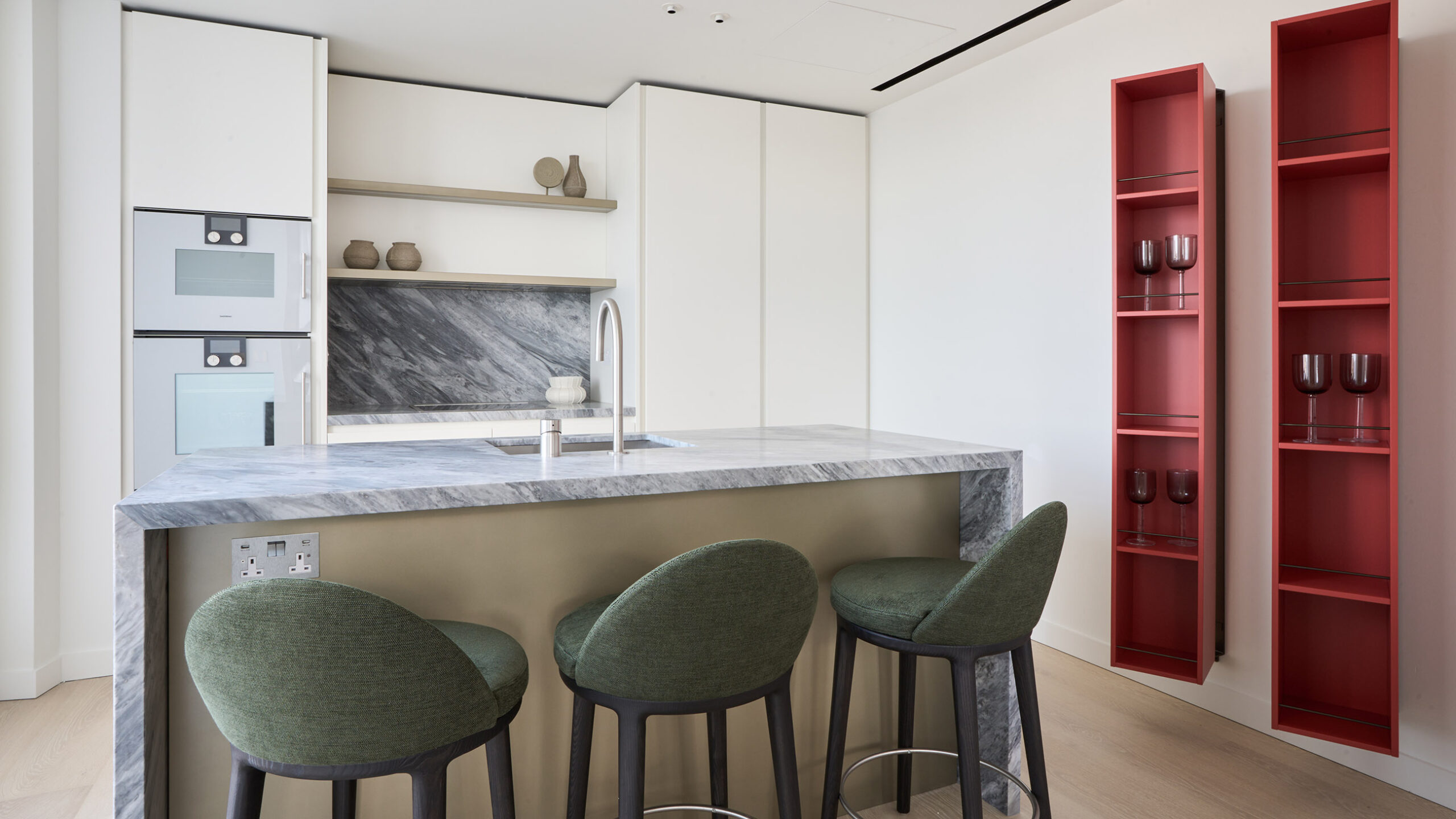 LEMA The Broadway F3 bb